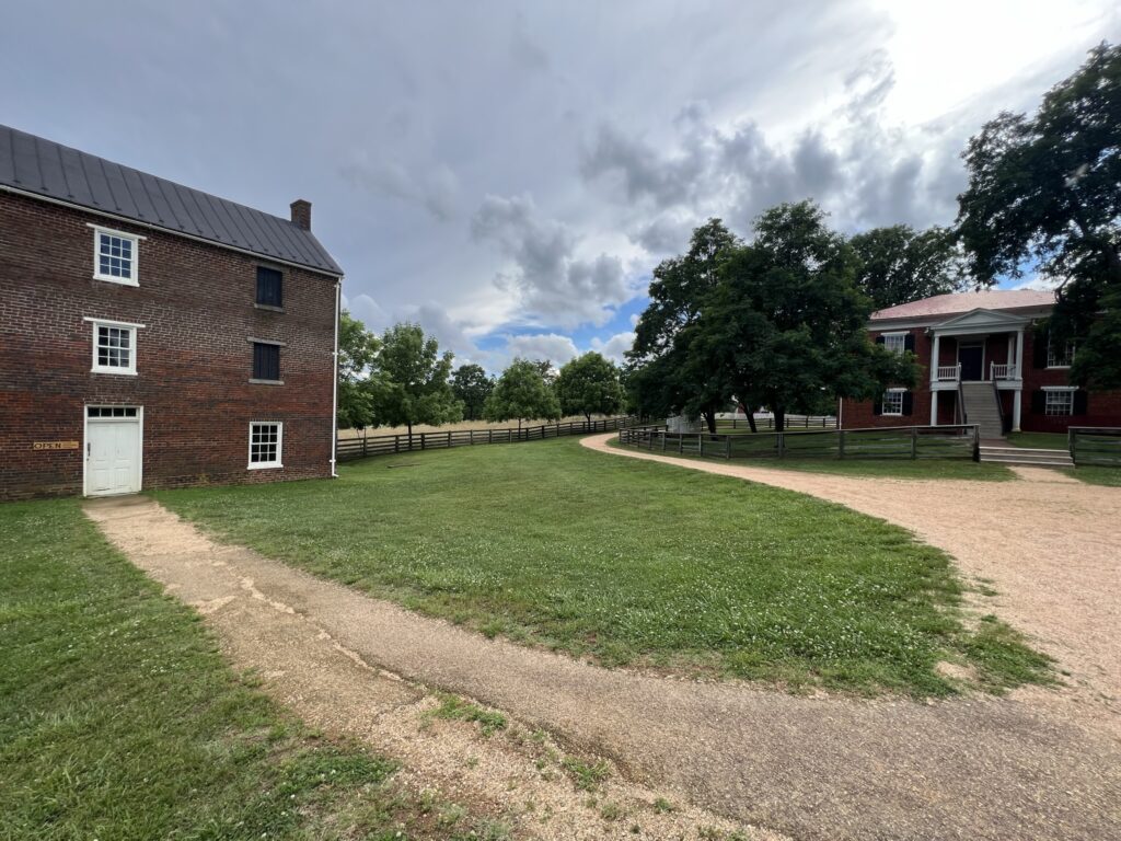 Jailhouse and the courthouse.